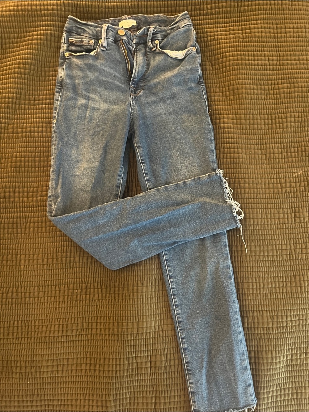 Good American Light Blue Skinny Jeans with Frayed Hem